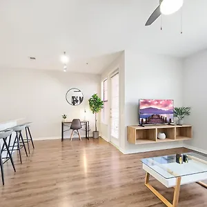 Getaway Near Beaches And Airport Apartment