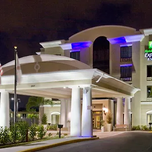 Express & Tampa-usf-busch Gardens By Ihg Hotel