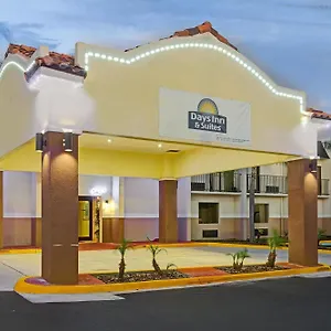 2* Hotel Days & By Wyndham - Ybor